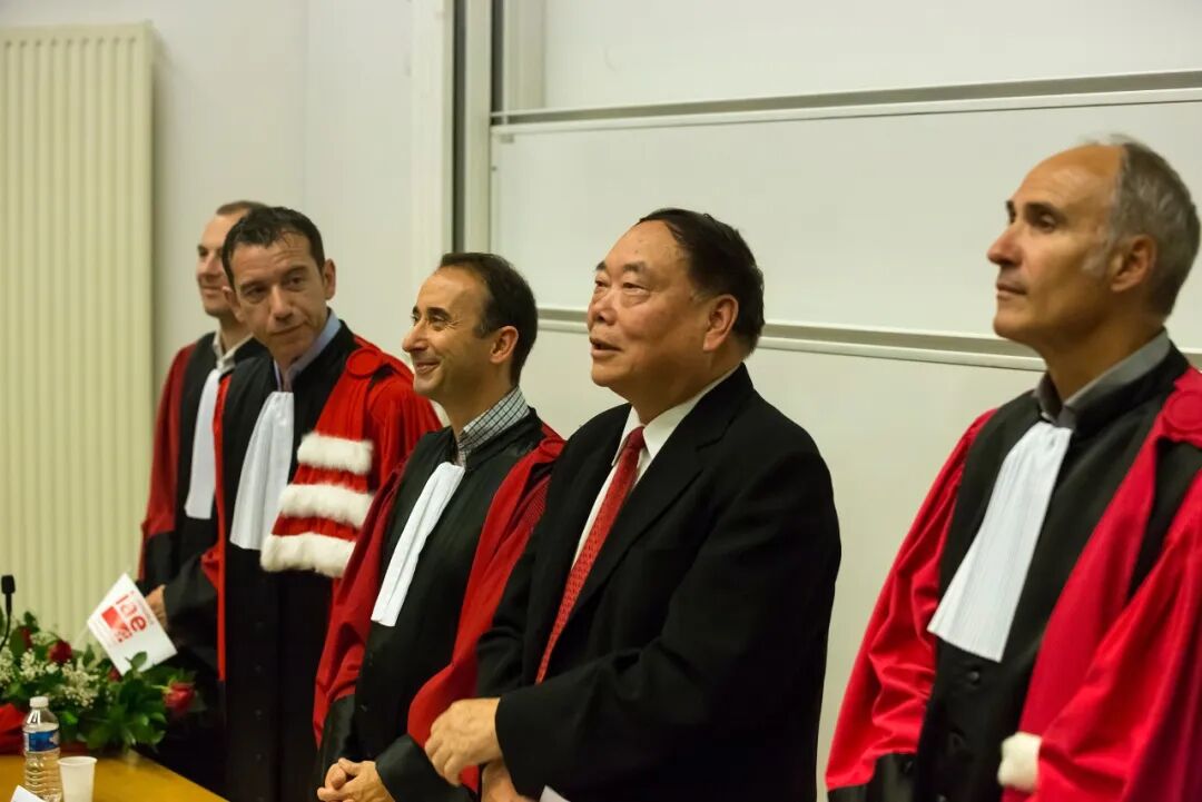 （2016年于英川院长与UGA管理学院院长Christian以及国际部主任Frederic Bertrand）